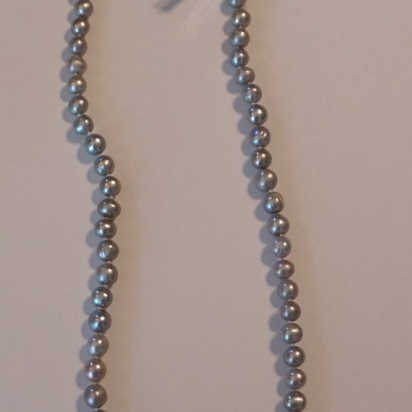 NWT EFFY Gray Freshwater Pearl Necklace Silver clasp - Picture 5 of 8